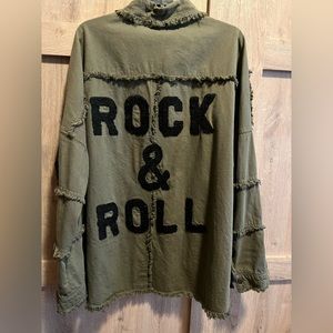 Elan Rock and Roll button up top size large